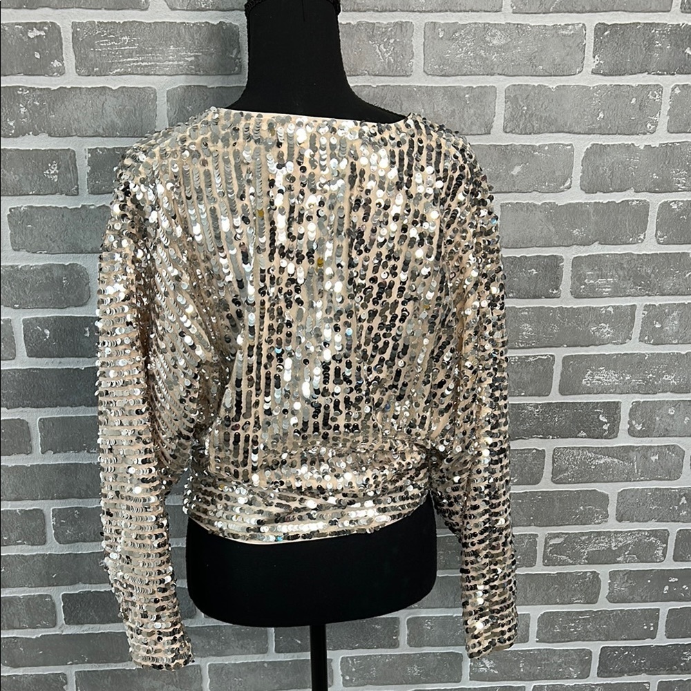 ASOS DESIGN long sleeve batwing sequin wrap top‎ Women’s Size 10 - Picture 5 of 8